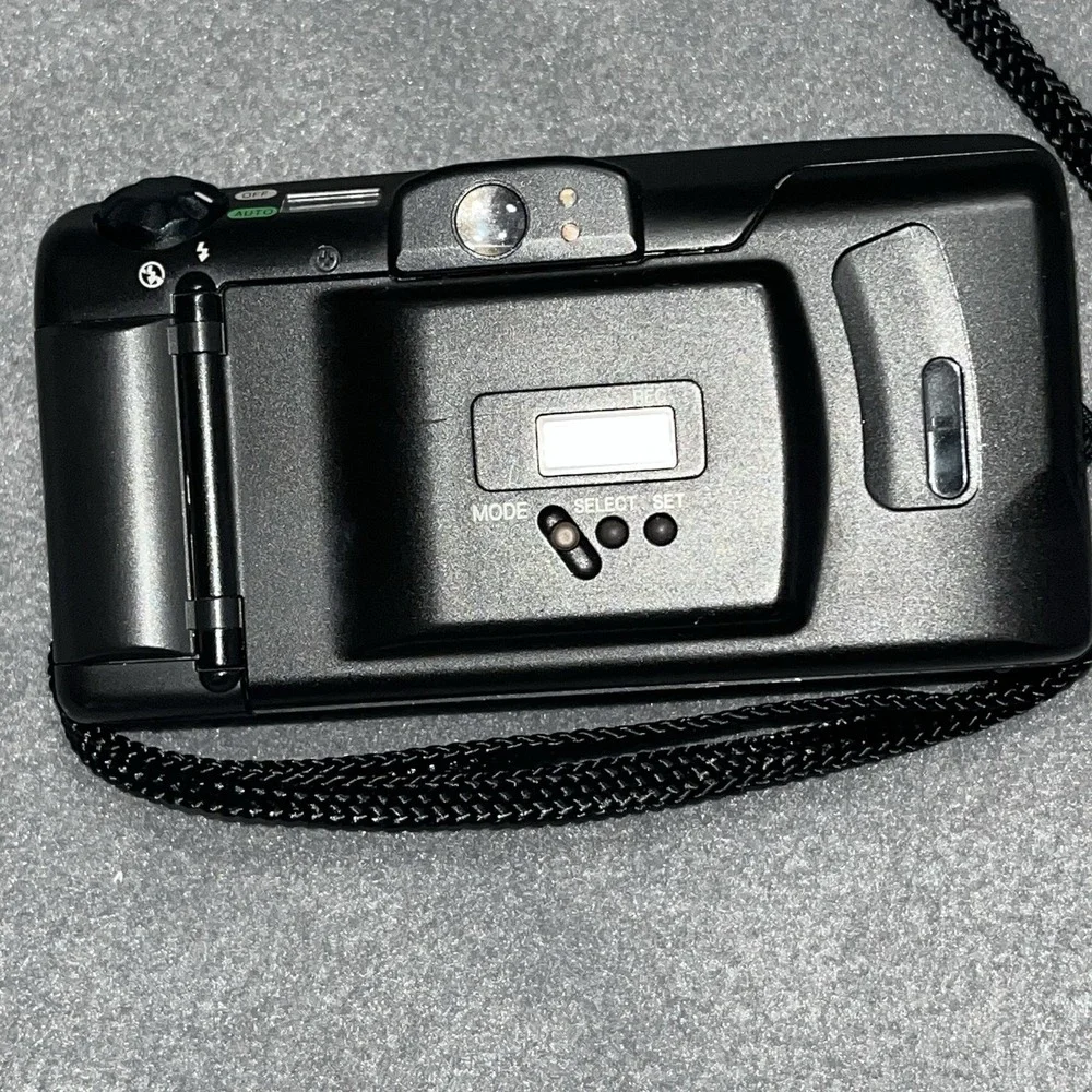 Canon Sure Shot 105 Zoom S AF 35mm Point & Shoot Film Camera ***For Parts***